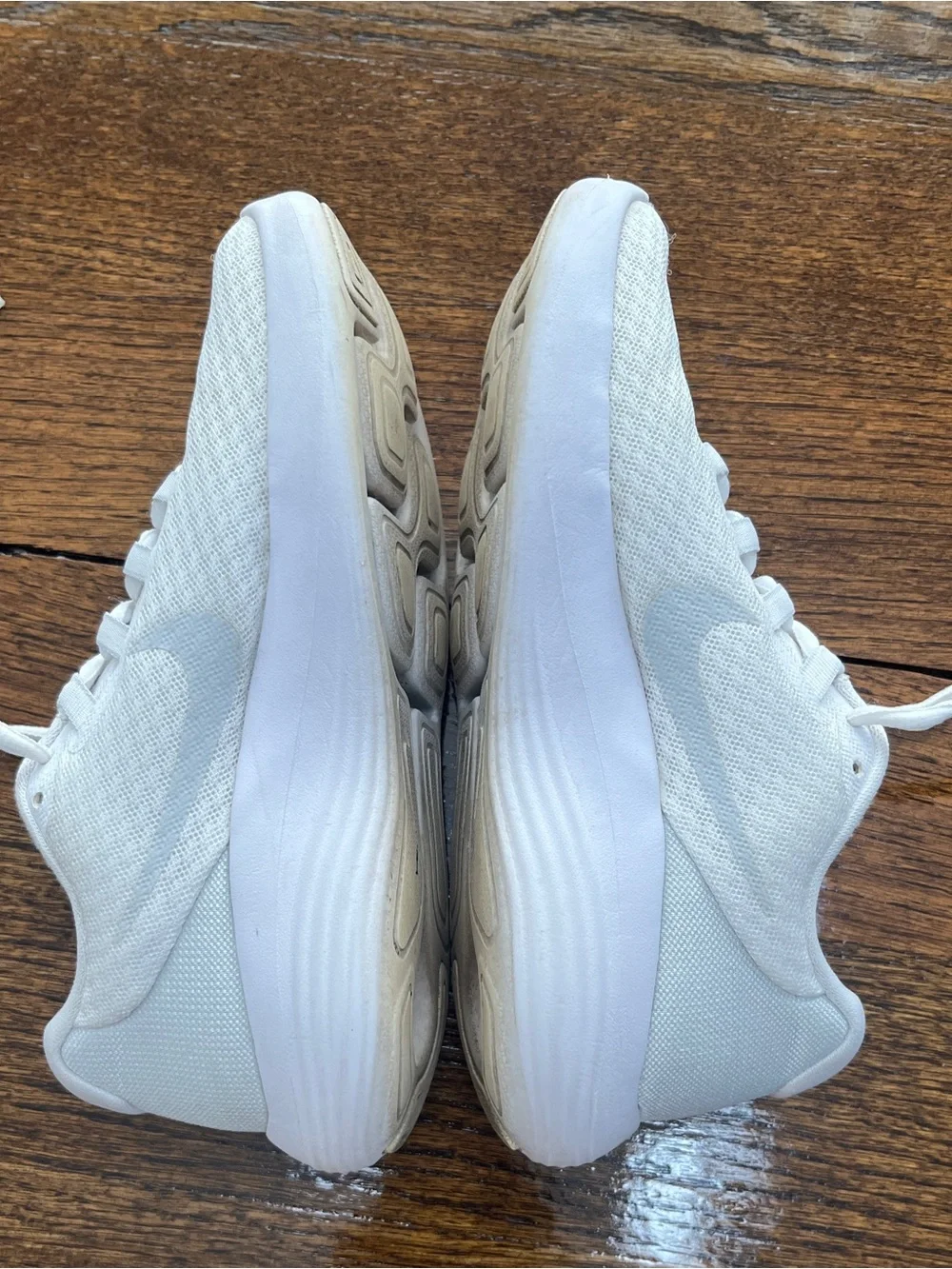 Clean Nike Walk/ Run Shoes